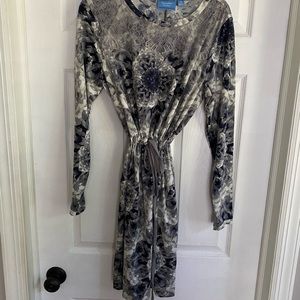 Simply Vera, Vera Wang Dress (Medium)